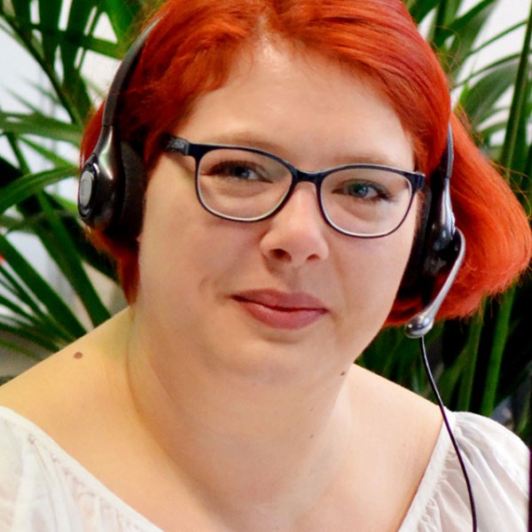 Passive Kundenkommunikation / Inbound ProMediaService GmbH - Abb. freundliche Beraterin am Telefon