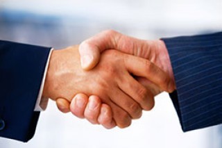 Training & Schulung für Personal ProMediaService GmbH - Abb. Händedruck